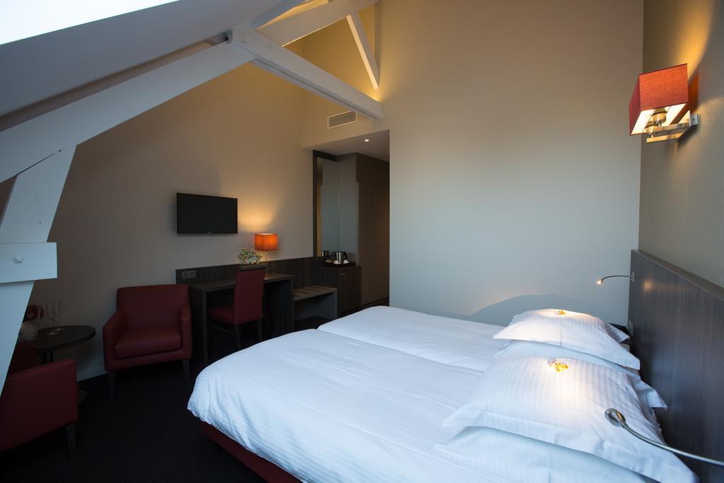 Albion Hotel Ieper Quarto foto