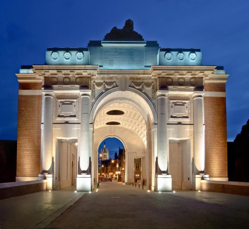 Albion Hotel Ieper Exterior foto