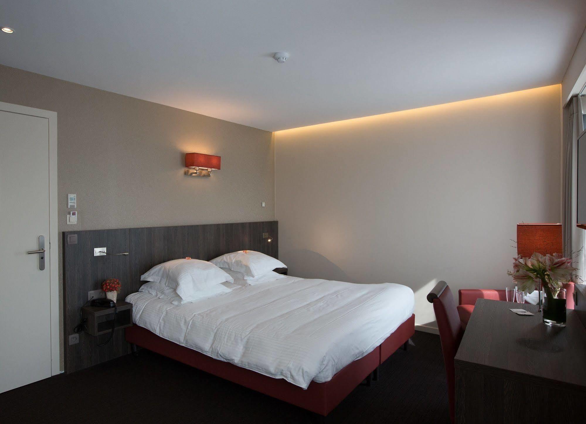 Albion Hotel Ieper Exterior foto